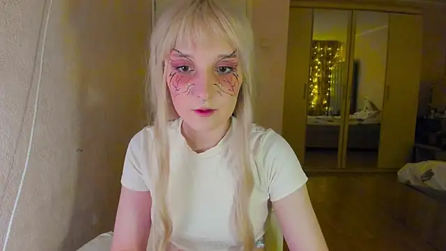 Snapshot of Maryannn chatting on 02-12-26, 07:42 Maryannn online show from 02-12-26, 07:42