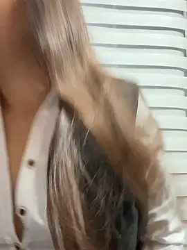 Snapshot of A-uroora chatting on 02-22-26, 10:58 A-uroora online show from 02-22-26, 10:58