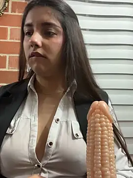 Snapshot of A-uroora chatting on 03-23-26, 03:43 A-uroora online show from 03-23-26, 03:43