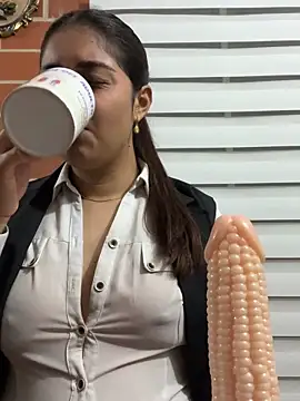 Snapshot of A-uroora chatting on 03-28-26, 08:47 A-uroora online show from 03-28-26, 08:47