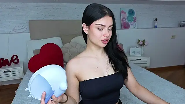 Snapshot of Silena_sky chatting on 05-28-26, 06:32 Silena sky online show from 05-28-26, 06:32