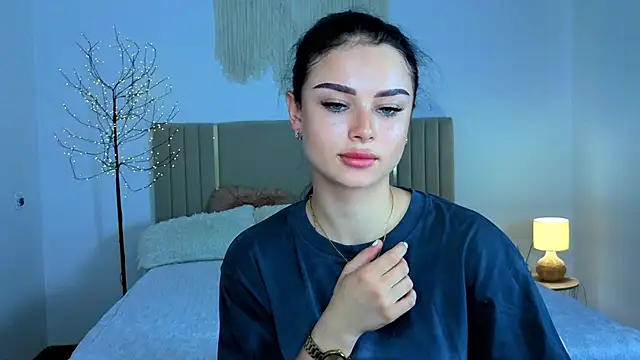 Snapshot of Silena_sky chatting on 06-30-26, 07:53 Silena sky online show from 06-30-26, 07:53