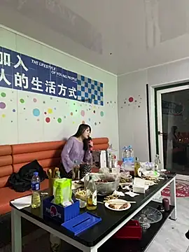 Snapshot of xiaotiantian-10 chatting on 04-26-26, 11:41 xiaotiantian-10 online show from 04-26-26, 11:41