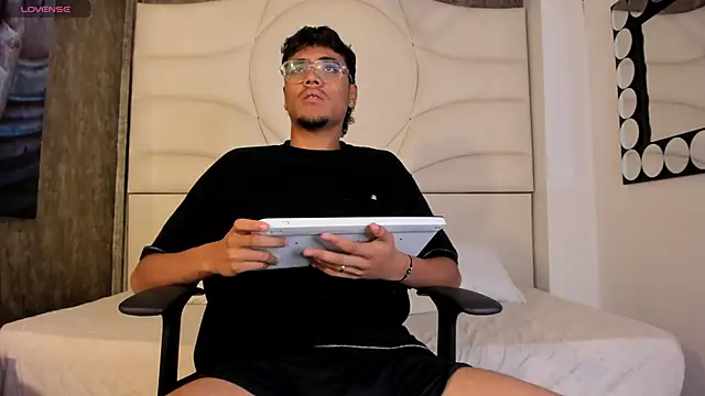 alexandro castillo online show from 02-06-26, 11:57