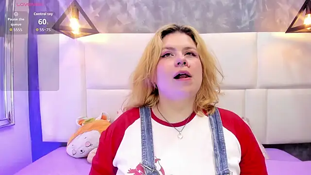 Martina armos online show from 06-13-26, 01:42