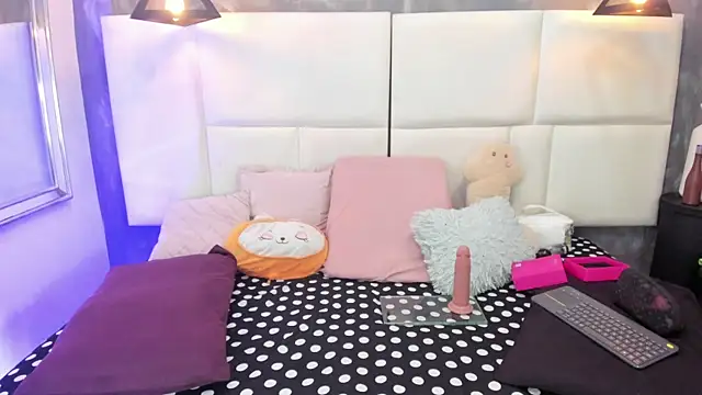 Martina armos online show from 06-19-26, 01:26