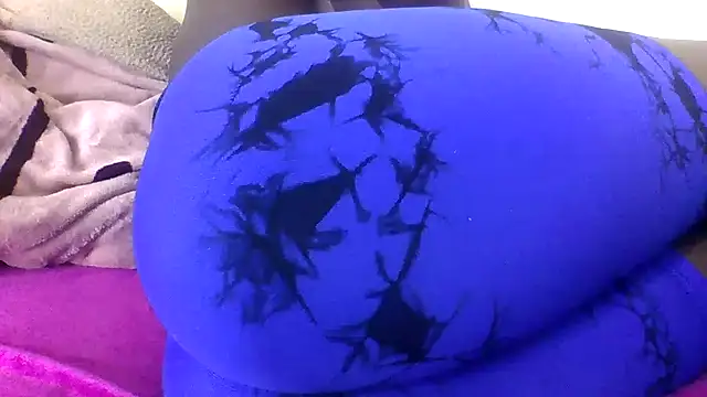 Snapshot of mbaliNzimande chatting on 03-19-26, 11:47 mbaliNzimande online show from 03-19-26, 11:47