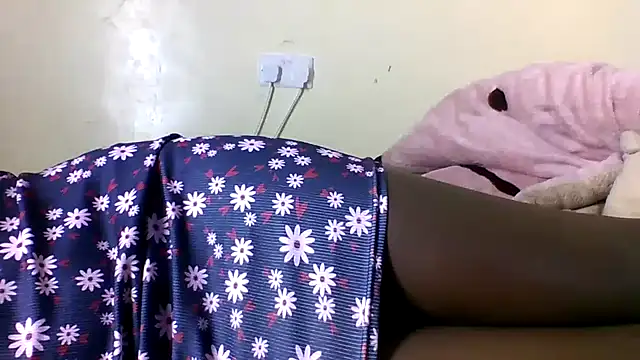 Snapshot of mbaliNzimande chatting on 04-02-26, 01:31 mbaliNzimande online show from 04-02-26, 01:31