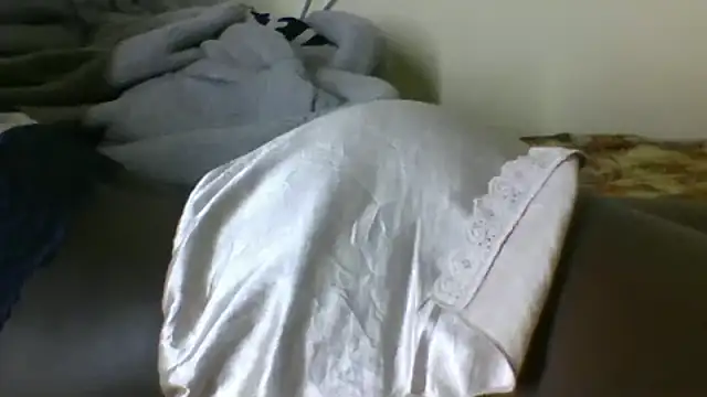 Snapshot of mbaliNzimande chatting on 04-13-26, 06:24 mbaliNzimande online show from 04-13-26, 06:24