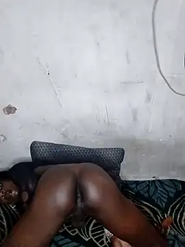 Snapshot of Chocolate_Queenxx03 chatting on 02-25-26, 10:36 Chocolate Queenxx03 online show from 02-25-26, 10:36