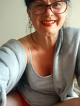 Snapshot of AliceSwan57 chatting on 05-25-26, 09:37 AliceSwan57 online show from 05-25-26, 09:37