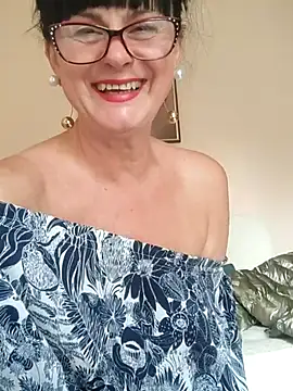 Snapshot of AliceSwan57 chatting on 07-18-26, 04:00 AliceSwan57 online show from 07-18-26, 04:00