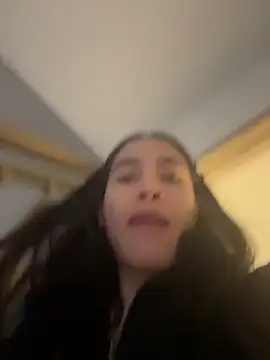 JuliaaVega online show from 05-12-26, 12:02