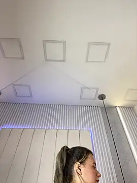 JuliaColemann online show from 03-04-26, 12:11