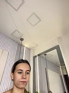 JuliaColemann online show from 05-10-26, 11:59
