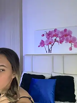 JuliaColemann online show from 06-23-26, 12:03