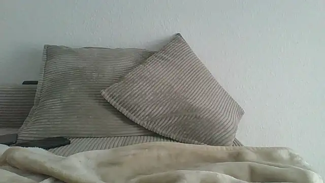 Snapshot of Noira_xxx chatting on 04-15-26, 07:37 Noira xxx online show from 04-15-26, 07:37
