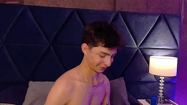 Logan Woods online show from 03-17-26, 04:10