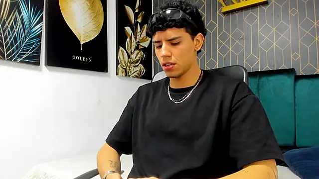 Tobias Vega online show from 05-07-26, 01:33