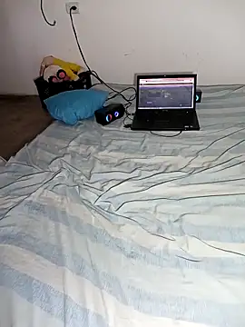 Zara  Flor online show from 02-06-26, 01:58