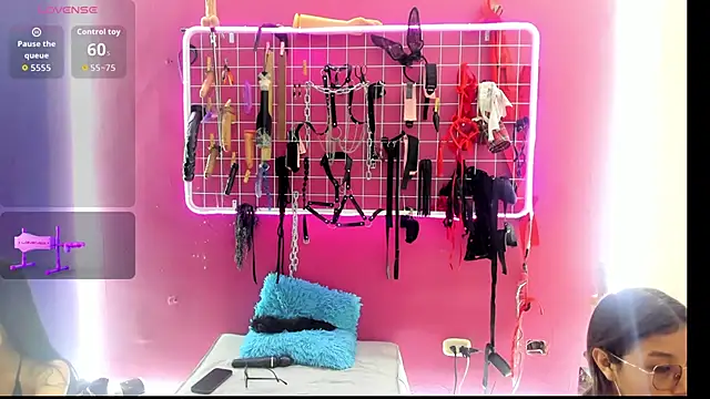 Slave Melany bdsm online show from 03-12-26, 12:33