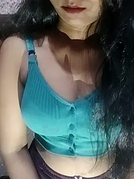 Snapshot of Ayesha_Khan1 chatting on 04-16-26, 11:00 Ayesha Khan1 online show from 04-16-26, 11:00