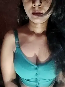 Snapshot of Ayesha_Khan1 chatting on 04-26-26, 10:29 Ayesha Khan1 online show from 04-26-26, 10:29