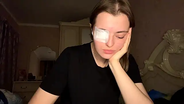 Snapshot of MistressBabe chatting on 06-24-26, 06:07 MistressBabe online show from 06-24-26, 06:07