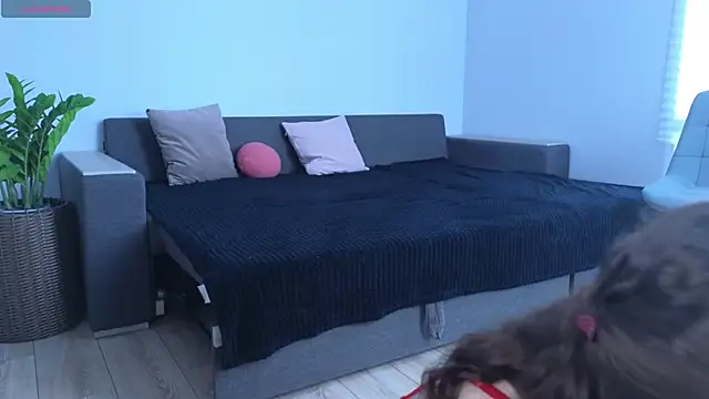 MillaKowal online show from 03-11-26, 07:47