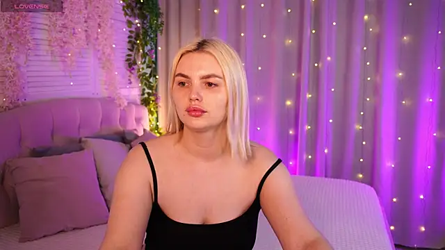 AmeliaWeells online show from 05-04-26, 03:57