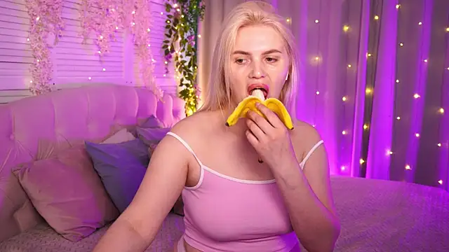 AmeliaWeells online show from 05-15-26, 03:57