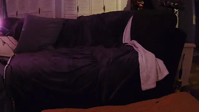 BusyB1983 online show from 03-11-26, 11:49