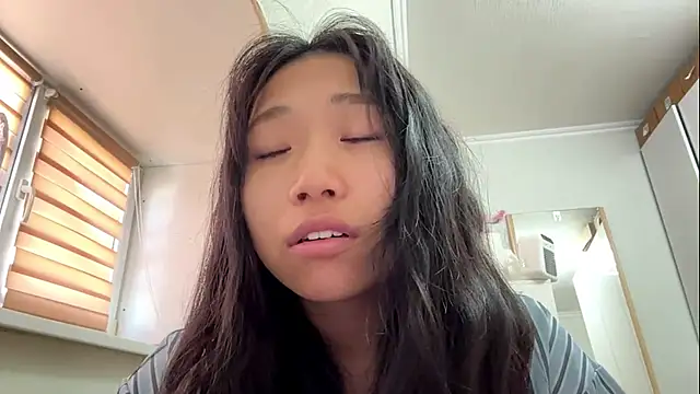SweetMiaXO online show from 07-27-26, 11:01