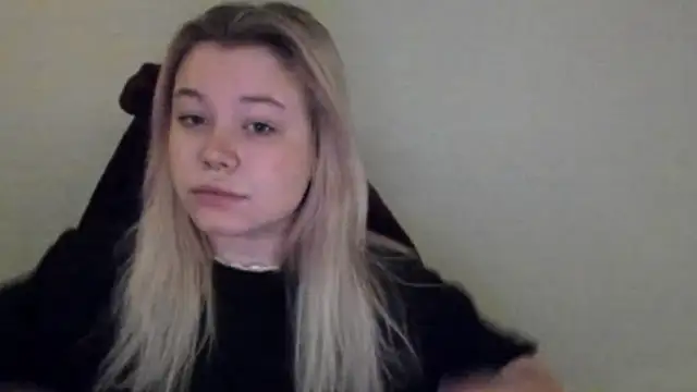 Snapshot of Lulu_Di chatting on 02-17-26, 12:18 Lulu Di online show from 02-17-26, 12:18