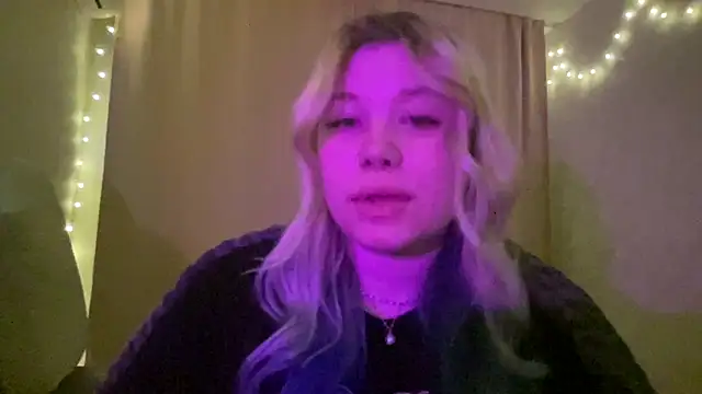 Snapshot of Lulu_Di chatting on 03-07-26, 12:29 Lulu Di online show from 03-07-26, 12:29