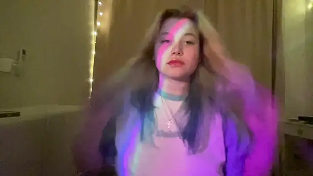 Snapshot of Lulu_Di chatting on 03-14-26, 08:36 Lulu Di online show from 03-14-26, 08:36