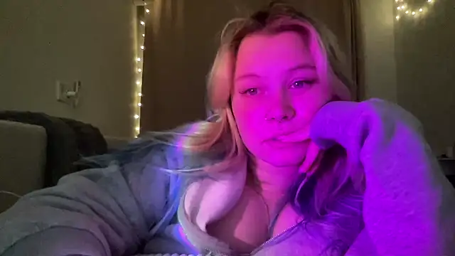 Snapshot of Lulu_Di chatting on 03-15-26, 06:36 Lulu Di online show from 03-15-26, 06:36