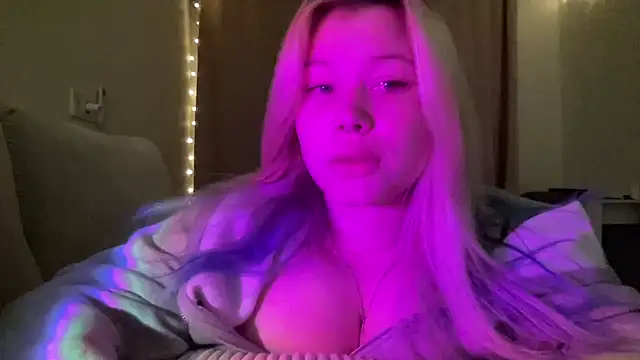 Snapshot of Lulu_Di chatting on 03-16-26, 07:51 Lulu Di online show from 03-16-26, 07:51