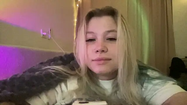 Snapshot of Lulu_Di chatting on 03-20-26, 09:41 Lulu Di online show from 03-20-26, 09:41