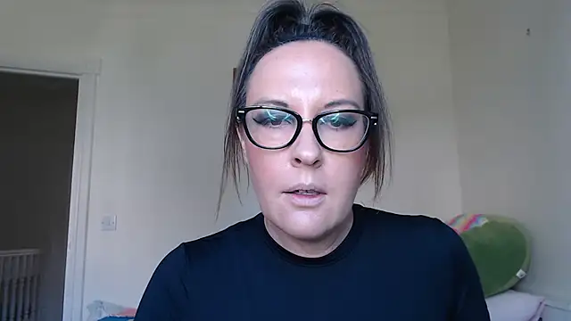 Snapshot of PsychicDominatrix chatting on 06-25-26, 09:47 PsychicDominatrix online show from 06-25-26, 09:47