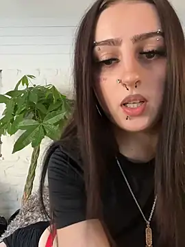 Snapshot of bellaxlauren chatting on 06-19-26, 05:39 bellaxlauren online show from 06-19-26, 05:39