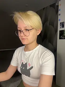 LuunaDorean online show from 02-09-26, 10:30