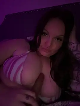 Snapshot of Elysiasecret chatting on 04-04-26, 04:00 Elysiasecret online show from 04-04-26, 04:00