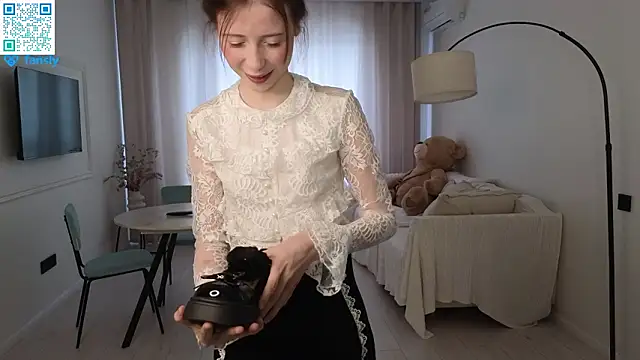 delorathecookiee online show from 03-17-26, 07:23