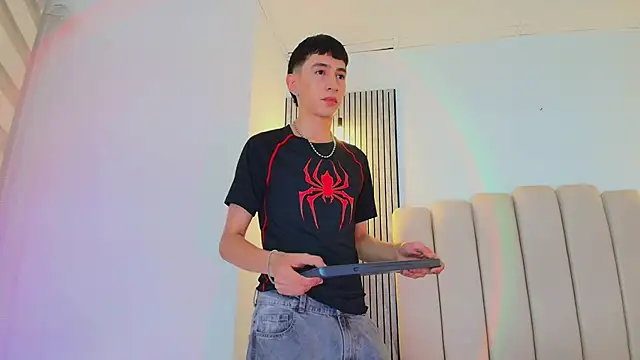 lian cameron online show from 05-06-26, 03:57