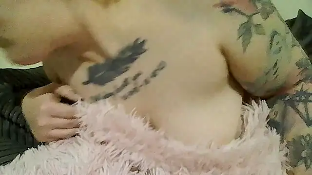 Tiara XOX online show from 02-16-26, 06:20