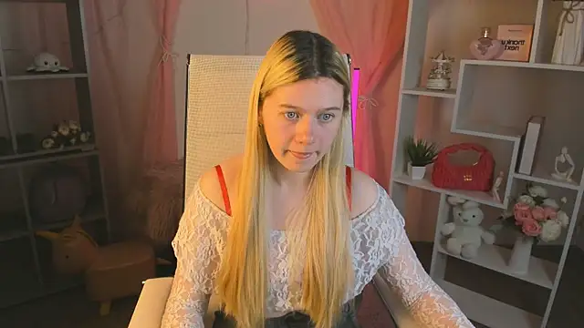 Snapshot of CelestineMauriac chatting on 04-15-26, 06:59 CelestineMauriac online show from 04-15-26, 06:59