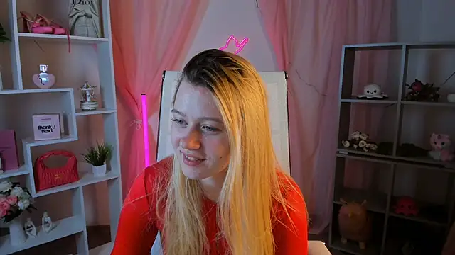 Snapshot of CelestineMauriac chatting on 05-16-26, 06:17 CelestineMauriac online show from 05-16-26, 06:17