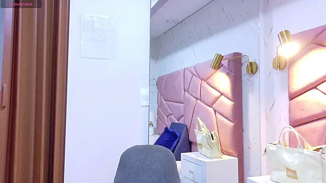 liliana pink online show from 05-23-26, 01:22