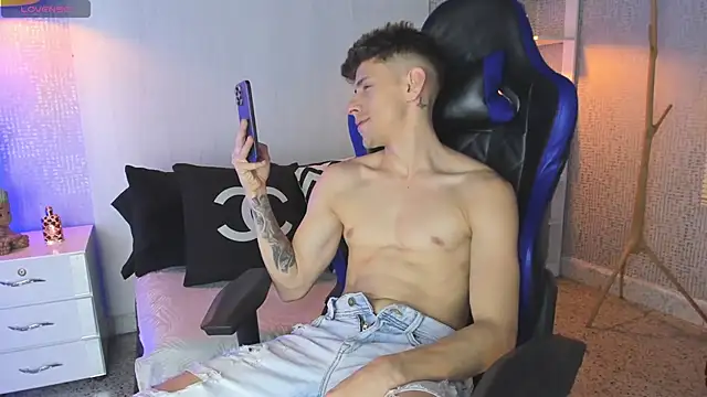 Jasper  jones online show from 02-24-26, 02:04